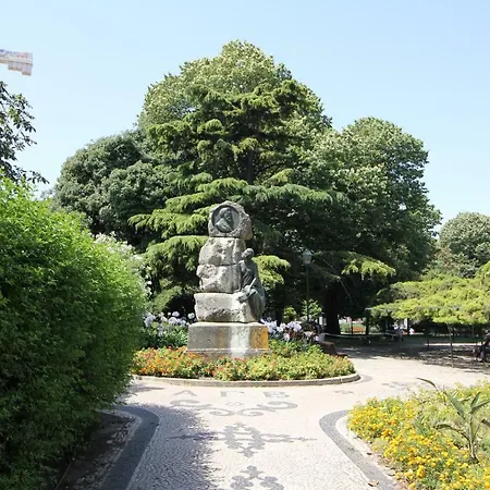 Milanesa 1 Лиссабон